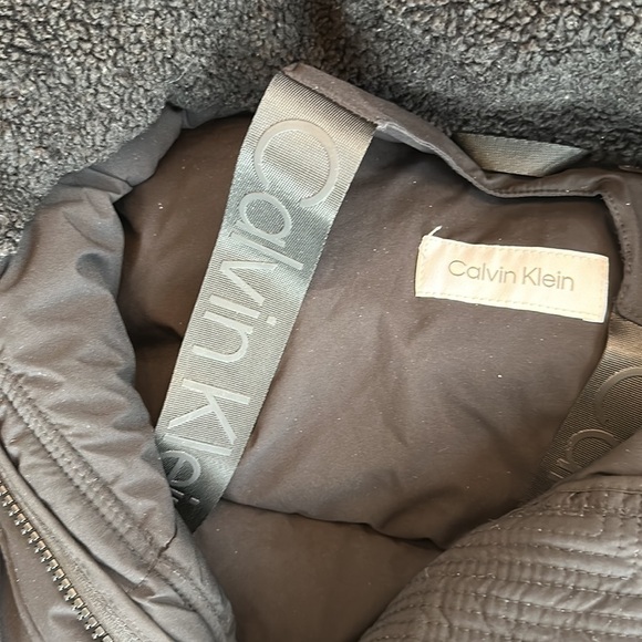 CALVIN KLEIN
Oversized Fleece-Trim Hooded Puffer Coat woman’s size small black - Picture 7 of 11